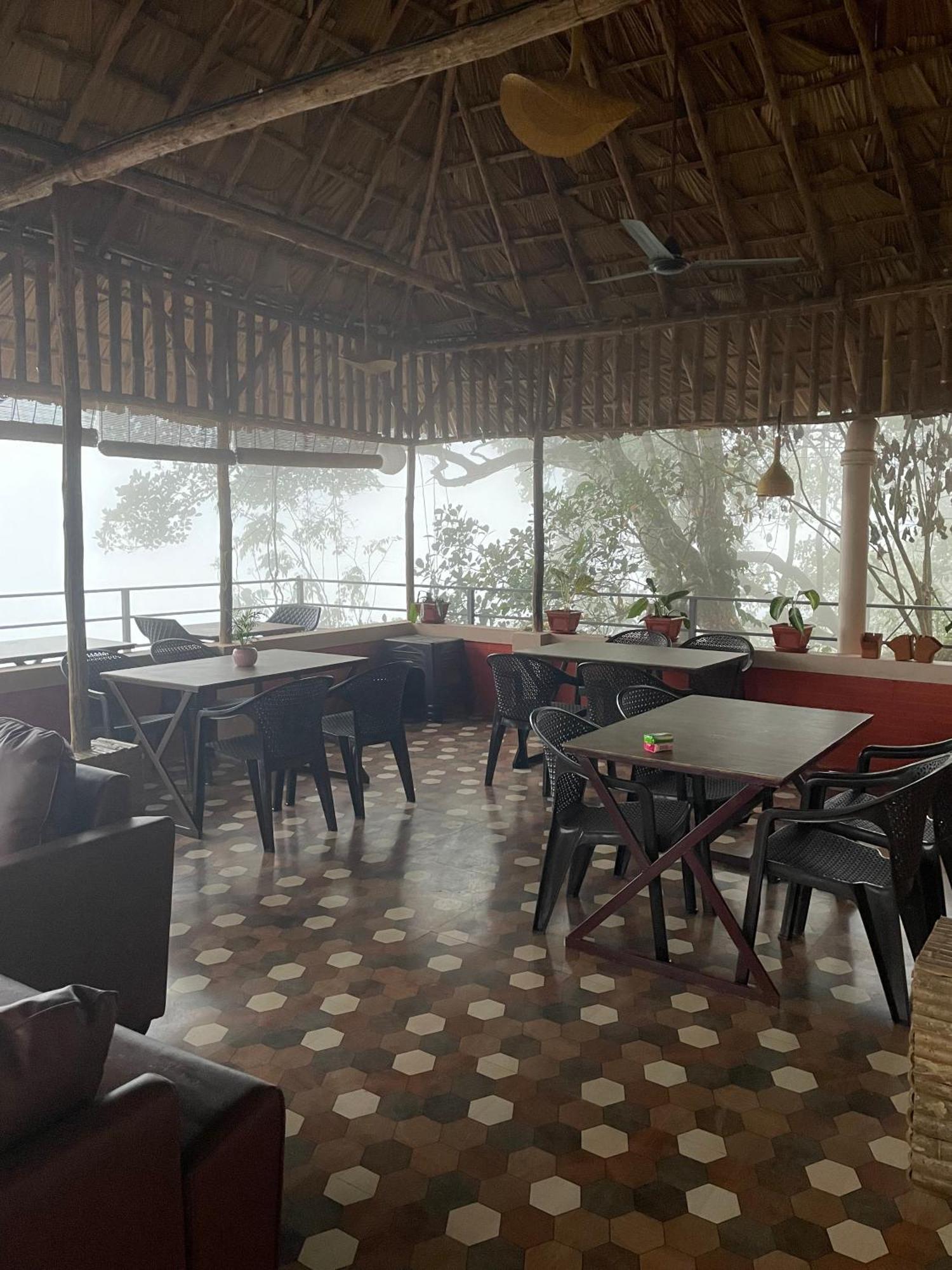 Sunset Valley Kerala Pool Resort - Serene Natural Forest Cottage Stay In Idukki With Sunrise & Sunset Panoramas, Natural Streams & Tranquil Summer Evenings Pīrmed Esterno foto