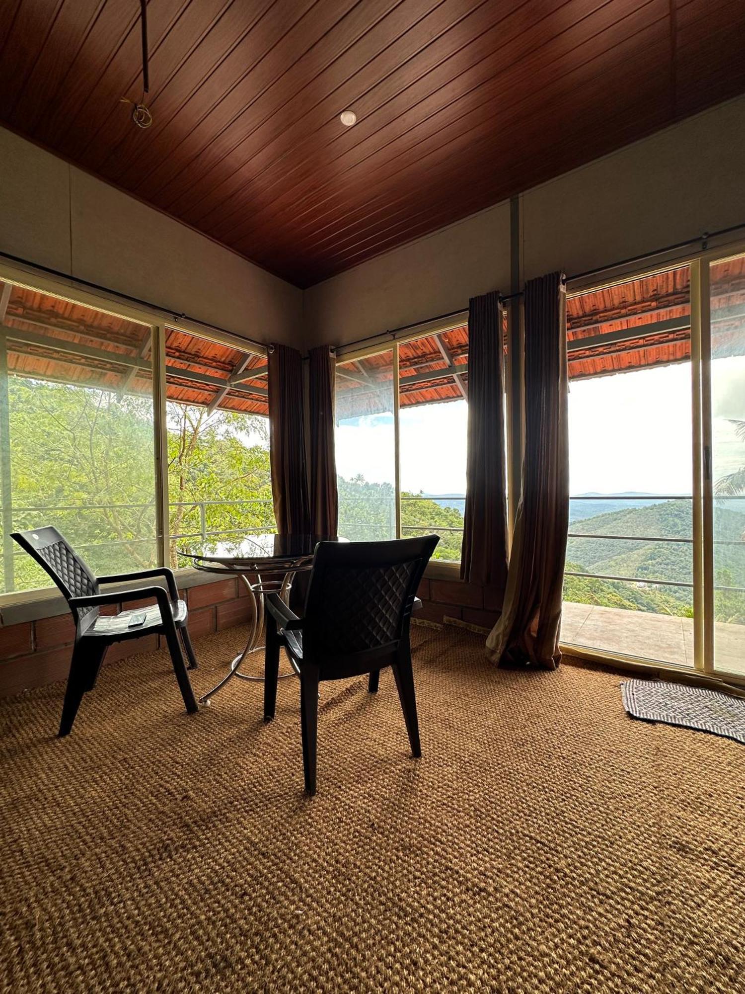 Sunset Valley Kerala Pool Resort - Serene Natural Forest Cottage Stay In Idukki With Sunrise & Sunset Panoramas, Natural Streams & Tranquil Summer Evenings Pīrmed Esterno foto