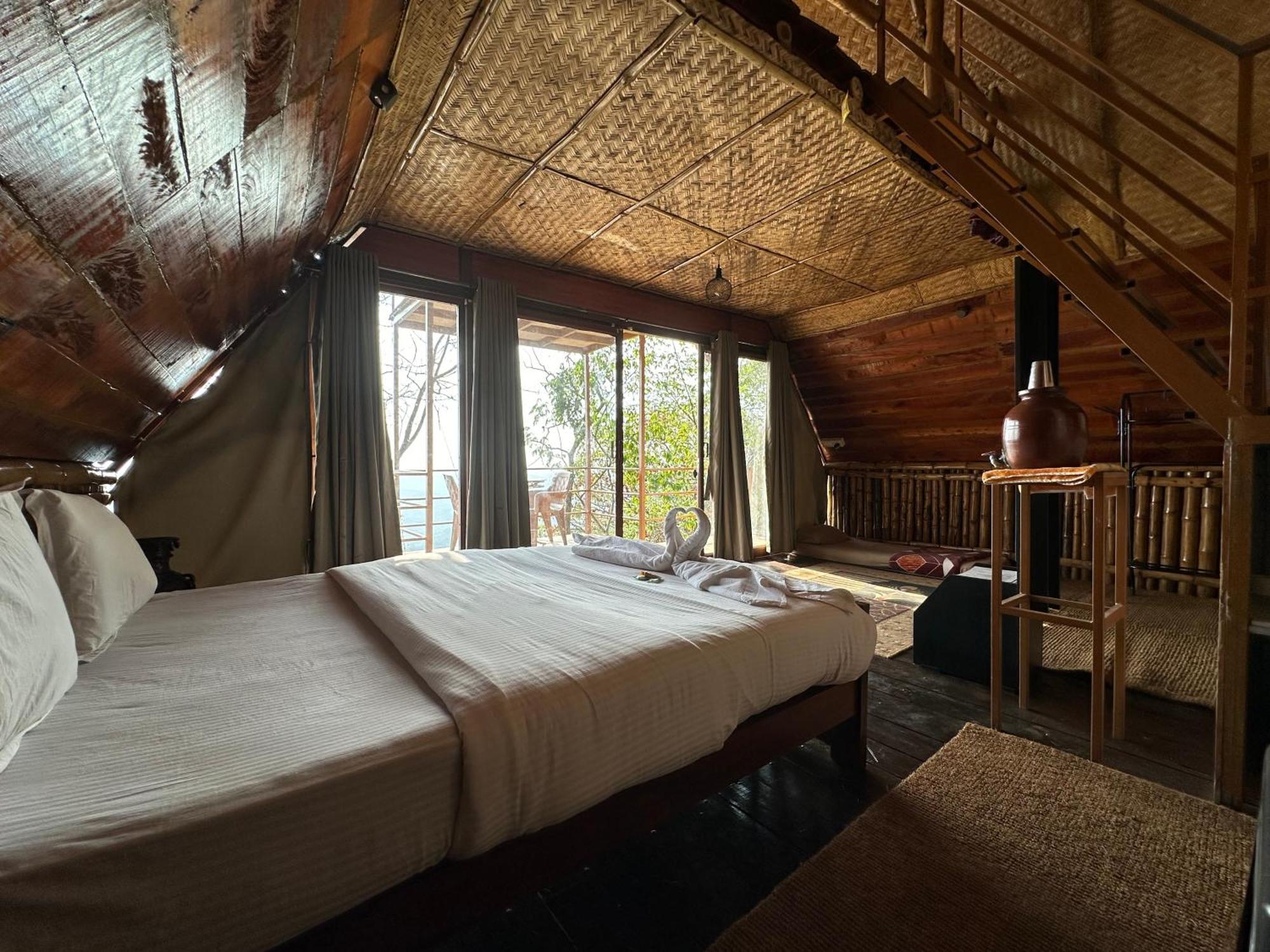 Sunset Valley Kerala Pool Resort - Serene Natural Forest Cottage Stay In Idukki With Sunrise & Sunset Panoramas, Natural Streams & Tranquil Summer Evenings Pīrmed Esterno foto