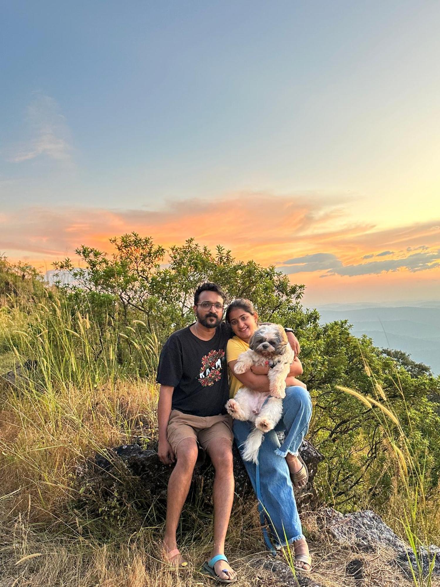 Sunset Valley Kerala Pool Resort - Serene Natural Forest Cottage Stay In Idukki With Sunrise & Sunset Panoramas, Natural Streams & Tranquil Summer Evenings Pīrmed Esterno foto