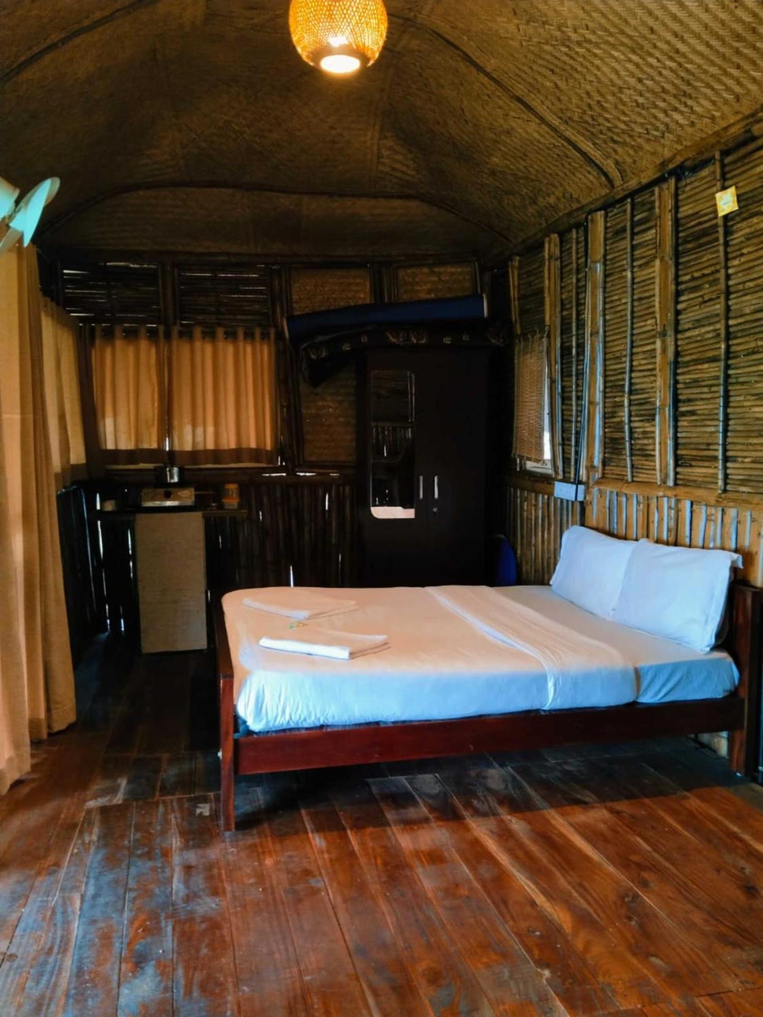 Sunset Valley Kerala Pool Resort - Serene Natural Forest Cottage Stay In Idukki With Sunrise & Sunset Panoramas, Natural Streams & Tranquil Summer Evenings Pīrmed Esterno foto