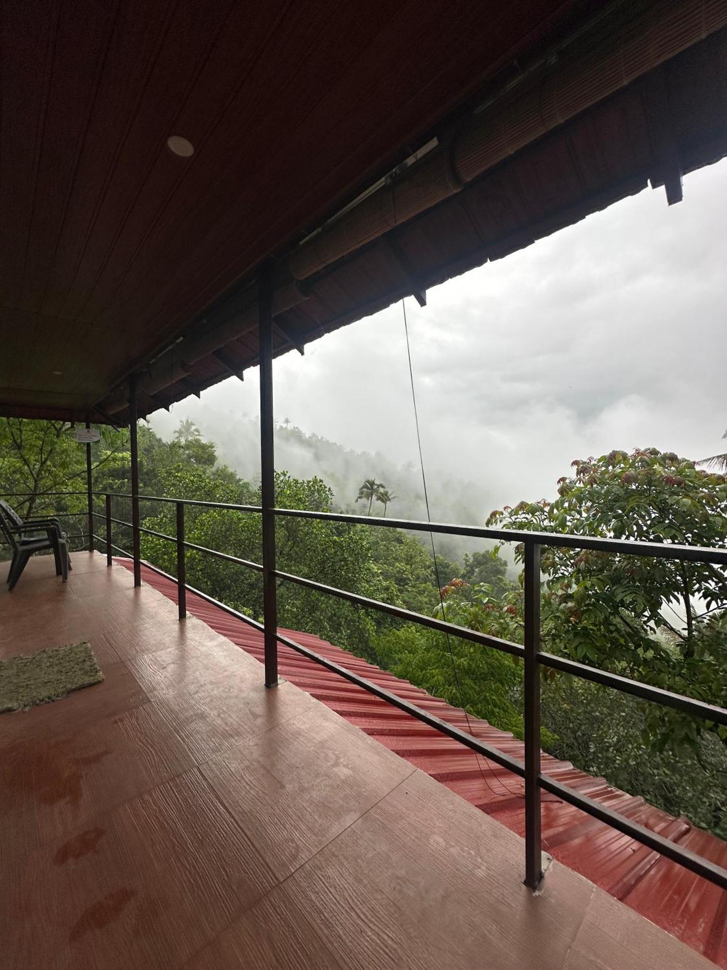 Sunset Valley Kerala Pool Resort - Serene Natural Forest Cottage Stay In Idukki With Sunrise & Sunset Panoramas, Natural Streams & Tranquil Summer Evenings Pīrmed Esterno foto