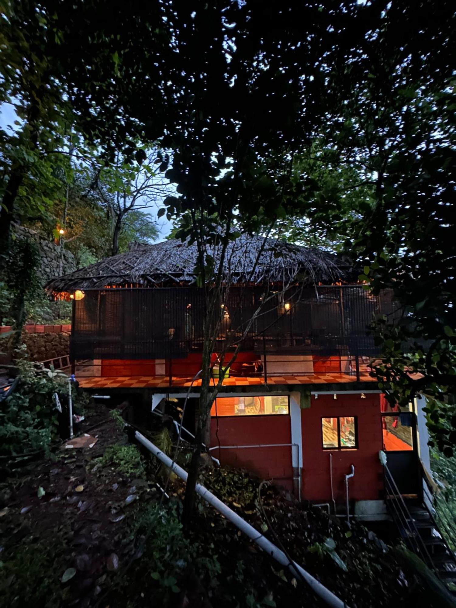 Sunset Valley Kerala Pool Resort - Serene Natural Forest Cottage Stay In Idukki With Sunrise & Sunset Panoramas, Natural Streams & Tranquil Summer Evenings Pīrmed Esterno foto
