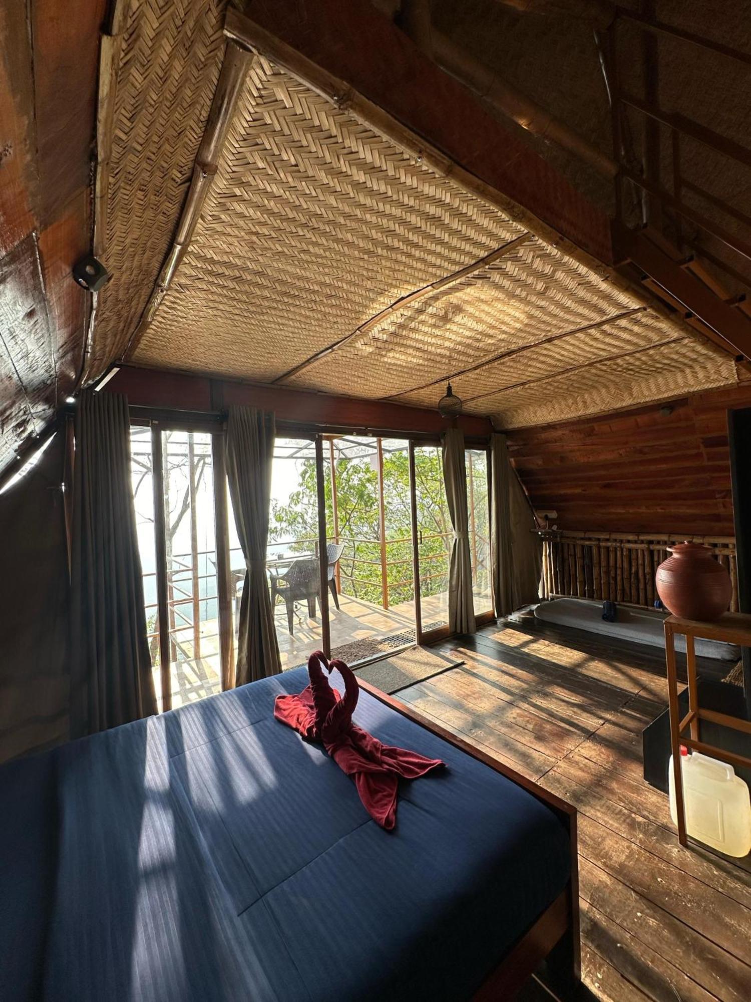 Sunset Valley Kerala Pool Resort - Serene Natural Forest Cottage Stay In Idukki With Sunrise & Sunset Panoramas, Natural Streams & Tranquil Summer Evenings Pīrmed Esterno foto