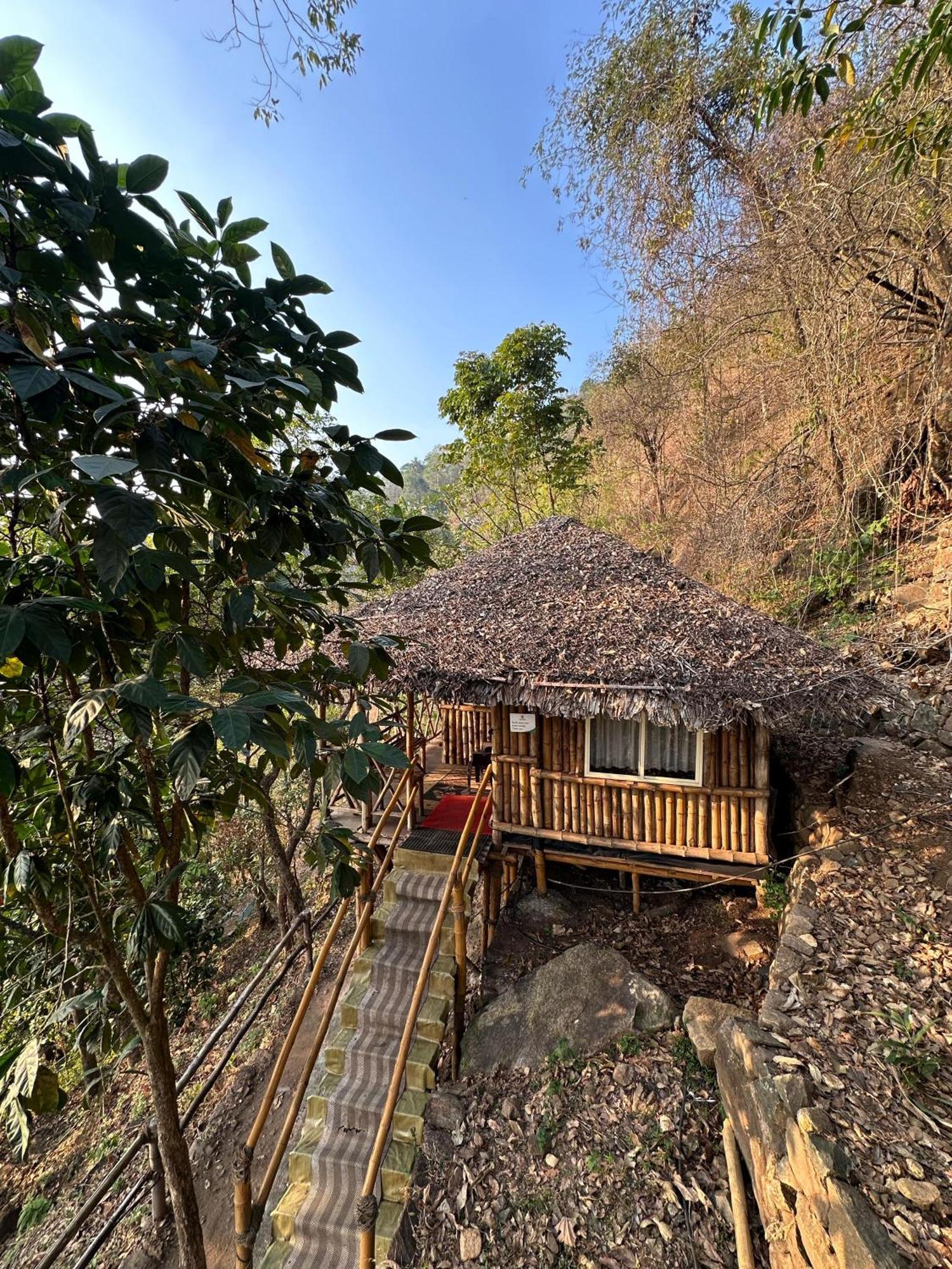 Sunset Valley Kerala Pool Resort - Serene Natural Forest Cottage Stay In Idukki With Sunrise & Sunset Panoramas, Natural Streams & Tranquil Summer Evenings Pīrmed Esterno foto