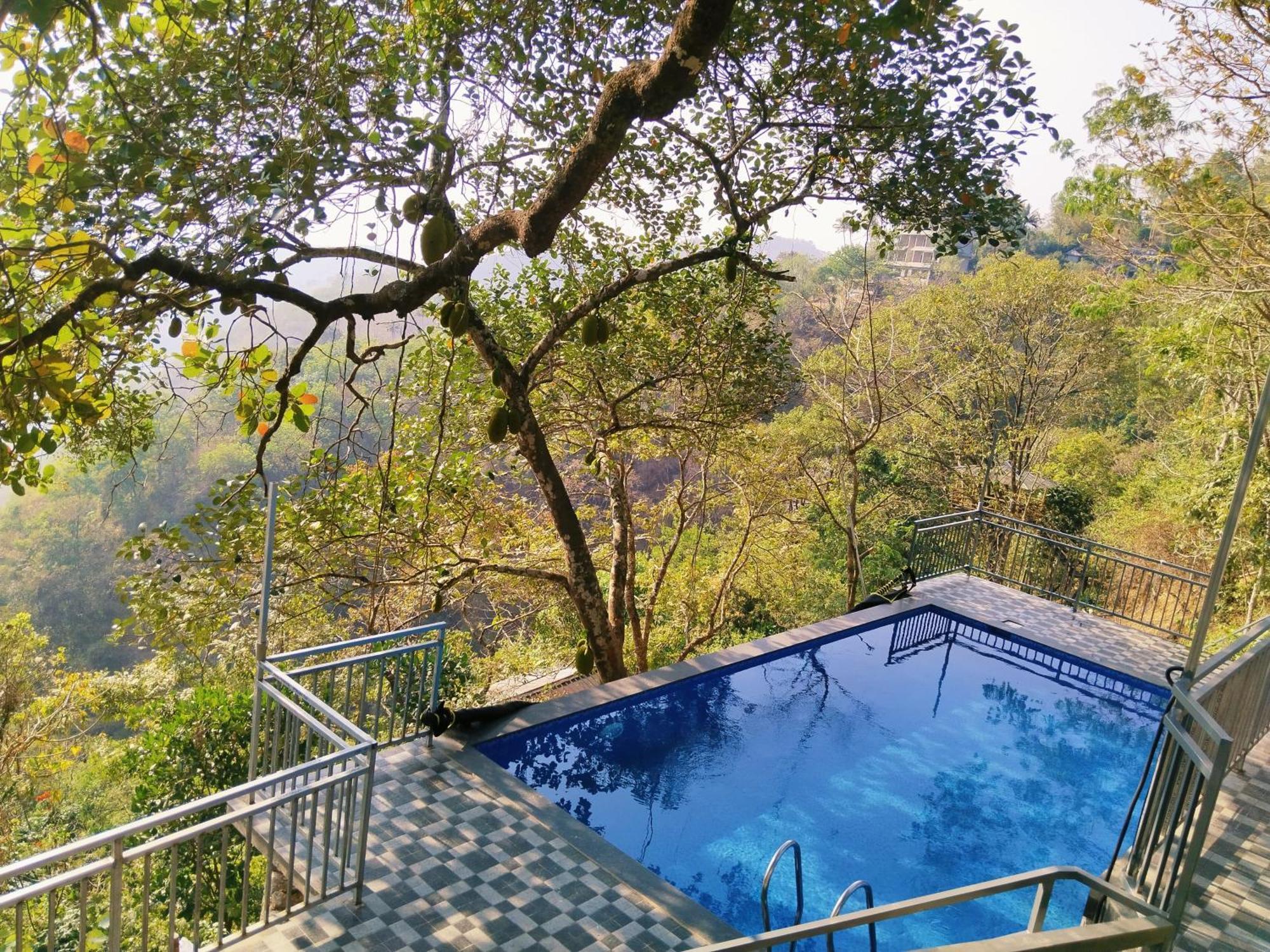 Sunset Valley Kerala Pool Resort - Serene Natural Forest Cottage Stay In Idukki With Sunrise & Sunset Panoramas, Natural Streams & Tranquil Summer Evenings Pīrmed Esterno foto