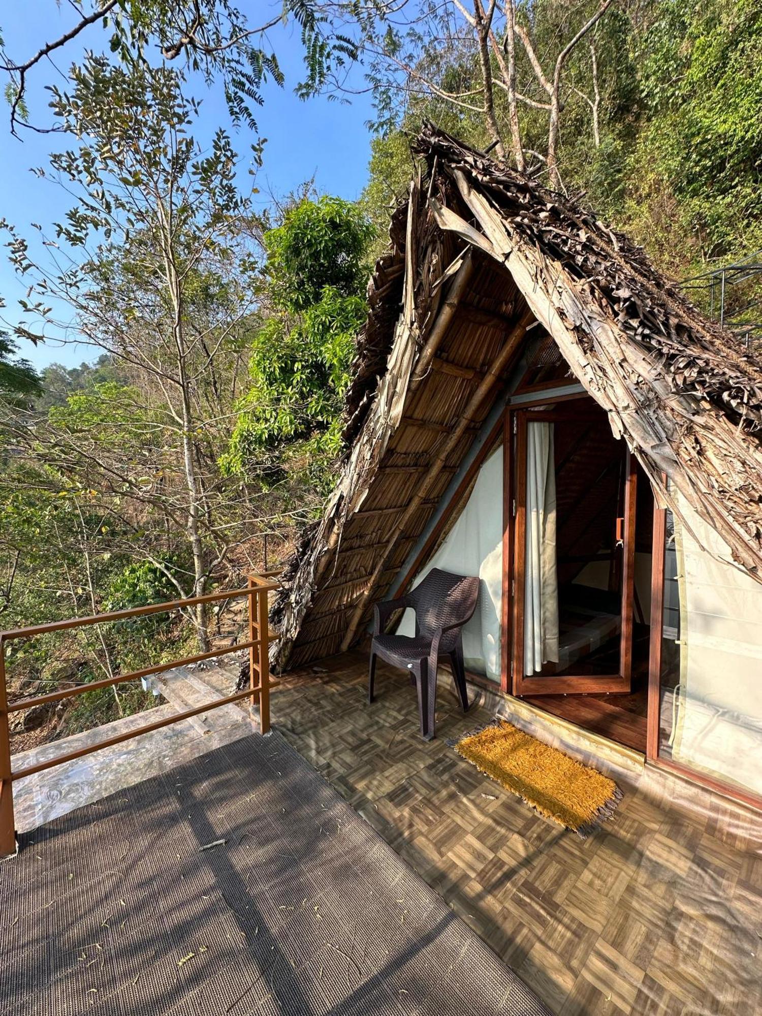 Sunset Valley Kerala Pool Resort - Serene Natural Forest Cottage Stay In Idukki With Sunrise & Sunset Panoramas, Natural Streams & Tranquil Summer Evenings Pīrmed Esterno foto