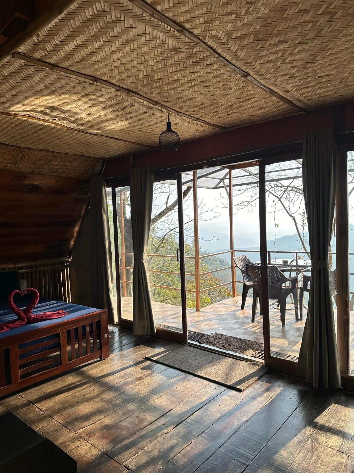 Sunset Valley Kerala Pool Resort - Serene Natural Forest Cottage Stay In Idukki With Sunrise & Sunset Panoramas, Natural Streams & Tranquil Summer Evenings Pīrmed Esterno foto