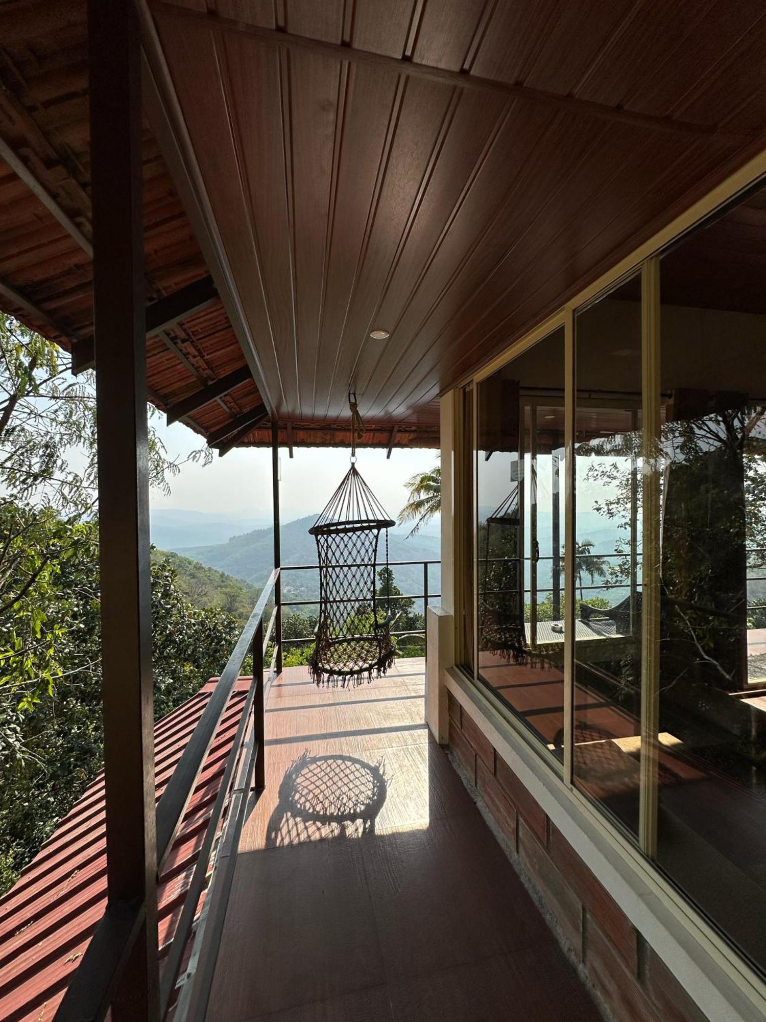 Sunset Valley Kerala Pool Resort - Serene Natural Forest Cottage Stay In Idukki With Sunrise & Sunset Panoramas, Natural Streams & Tranquil Summer Evenings Pīrmed Esterno foto