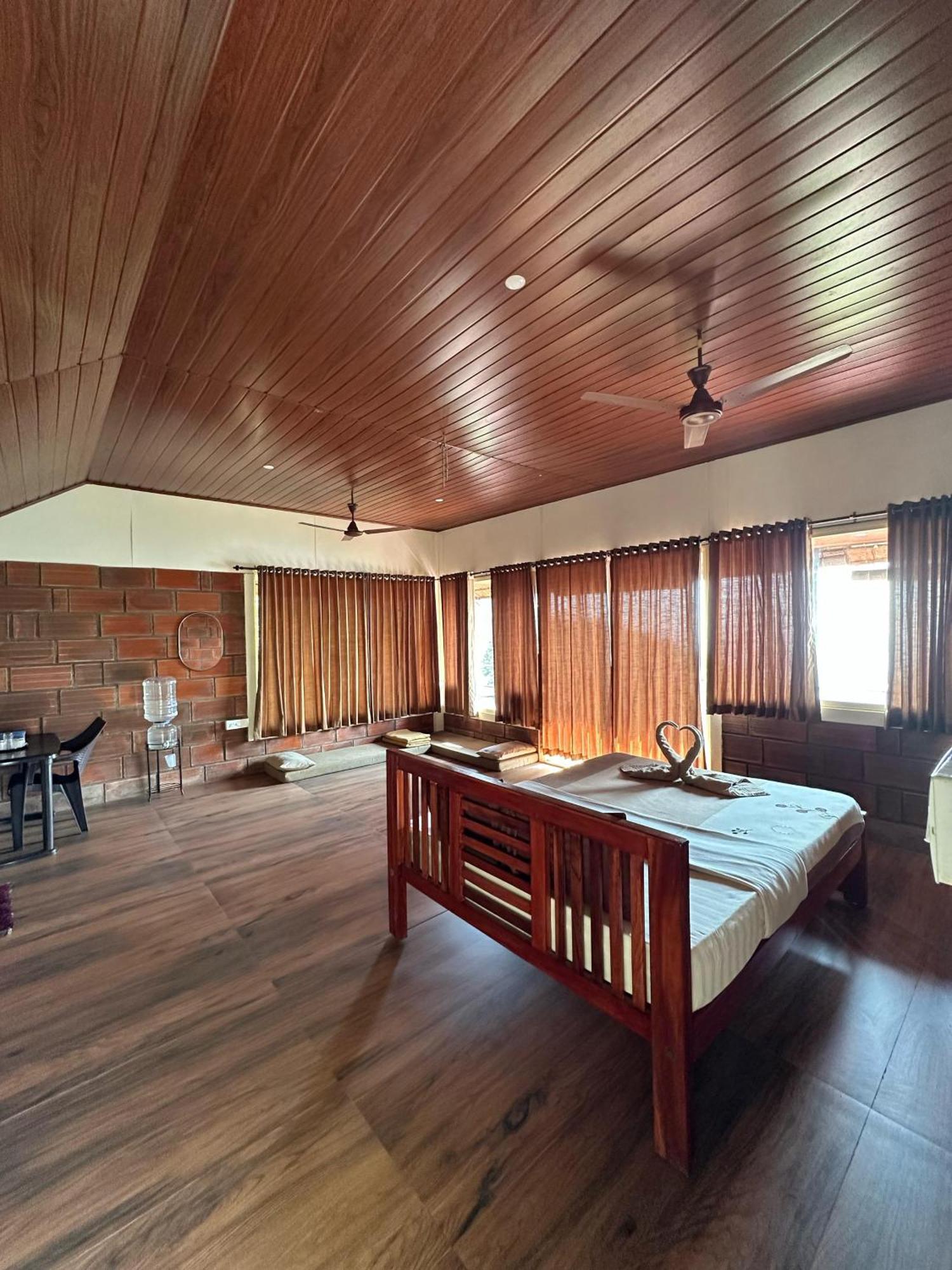 Sunset Valley Kerala Pool Resort - Serene Natural Forest Cottage Stay In Idukki With Sunrise & Sunset Panoramas, Natural Streams & Tranquil Summer Evenings Pīrmed Esterno foto