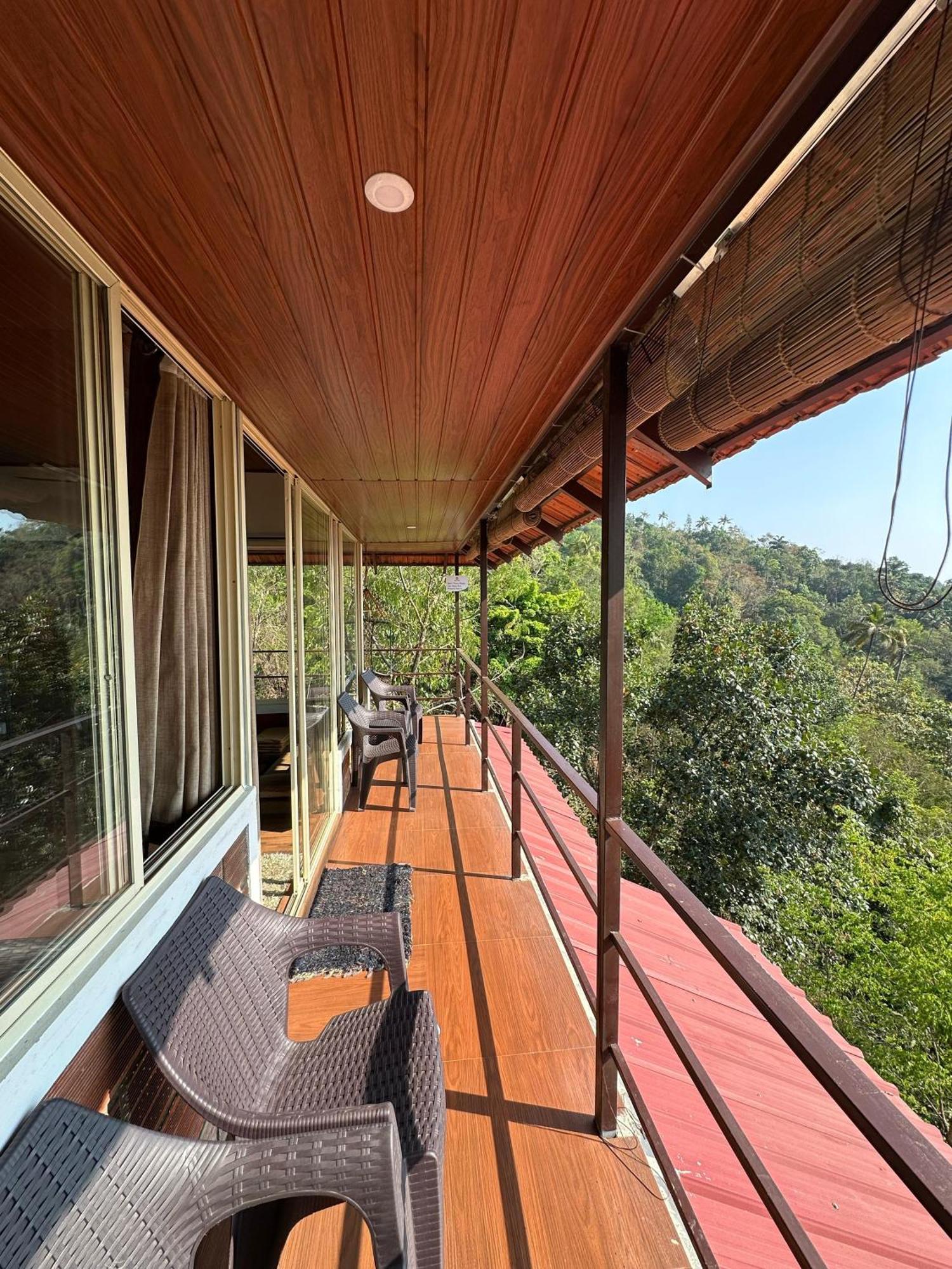 Sunset Valley Kerala Pool Resort - Serene Natural Forest Cottage Stay In Idukki With Sunrise & Sunset Panoramas, Natural Streams & Tranquil Summer Evenings Pīrmed Esterno foto