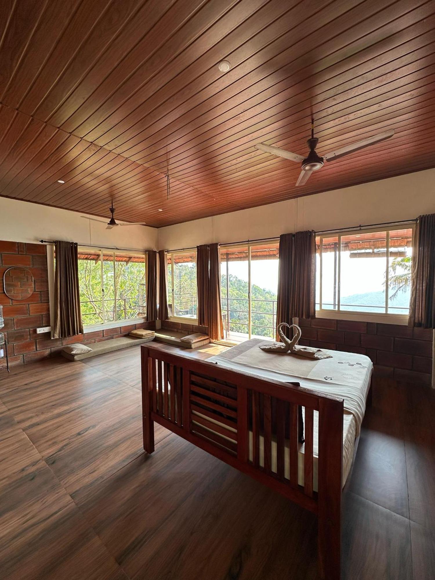 Sunset Valley Kerala Pool Resort - Serene Natural Forest Cottage Stay In Idukki With Sunrise & Sunset Panoramas, Natural Streams & Tranquil Summer Evenings Pīrmed Esterno foto